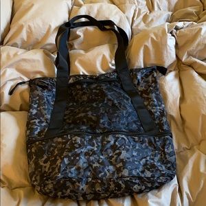 Camo packable tote bag